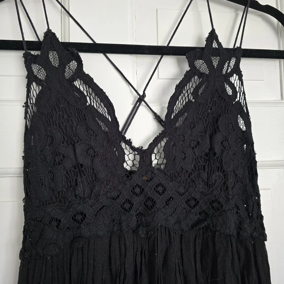 Adella Black Maxi Dress - Picture 2 of 4